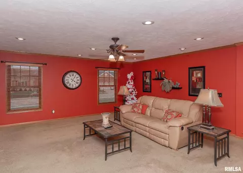 112 Golfview Dr, Eldridge, IA 52748 photo 19