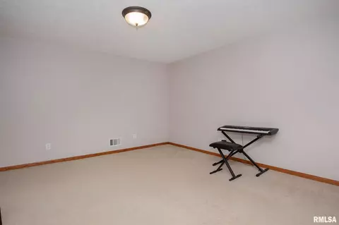 112 Golfview Dr, Eldridge, IA 52748 photo 36