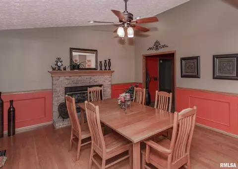 112 Golfview Dr, Eldridge, IA 52748 photo 17