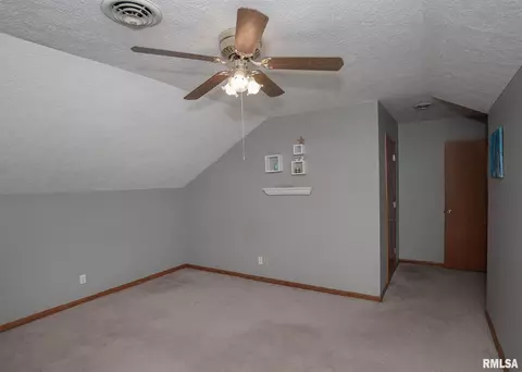 112 Golfview Dr, Eldridge, IA 52748 photo 25