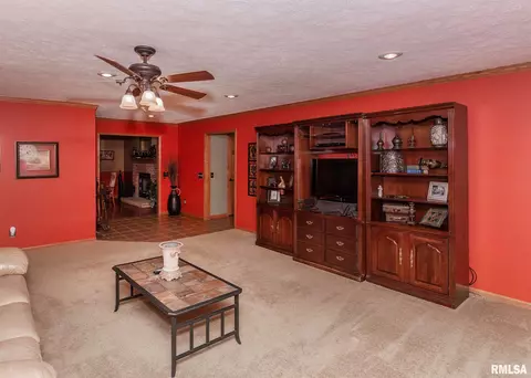 112 Golfview Dr, Eldridge, IA 52748 photo 18