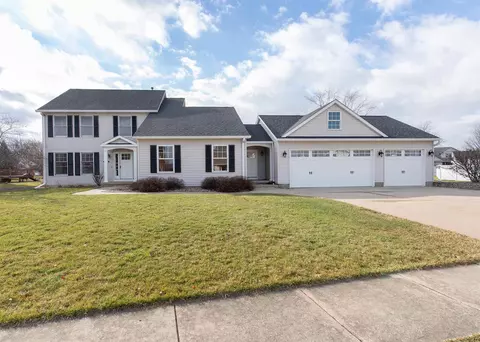 112 Golfview Dr, Eldridge, IA 52748 photo 1