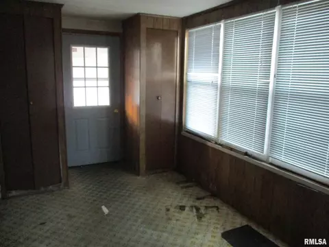 714 E 7th St, Kewanee, IL 61443 photo 3
