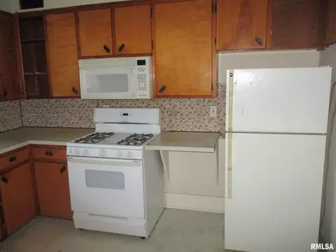 714 E 7th St, Kewanee, IL 61443 photo 5