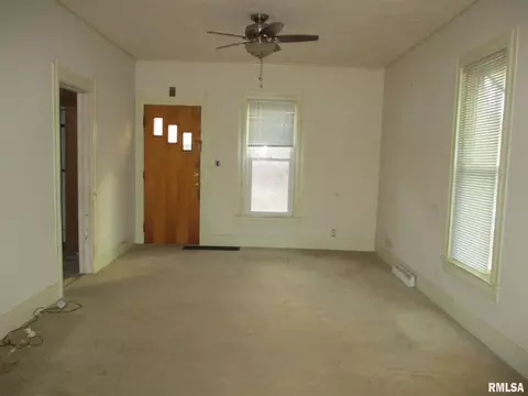 714 E 7th St, Kewanee, IL 61443 photo 8