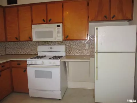 714 E 7th St, Kewanee, IL 61443 photo 7