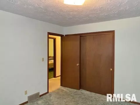 2319 3rd St, Moline, IL 61265 photo 12