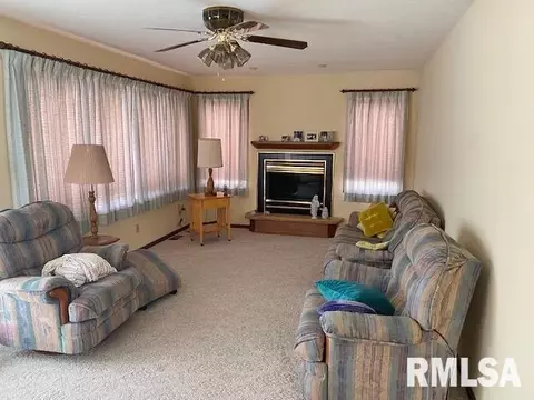2319 3rd St, Moline, IL 61265 photo 6