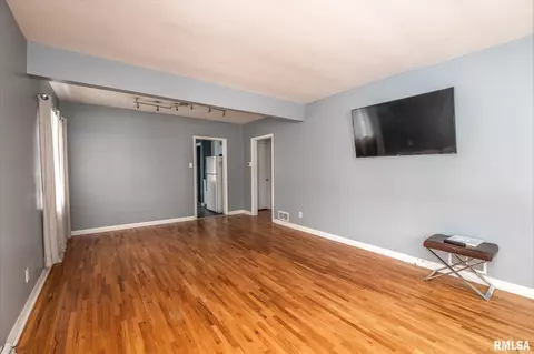 5136 8th Ave, Moline, IL 61265 photo 2