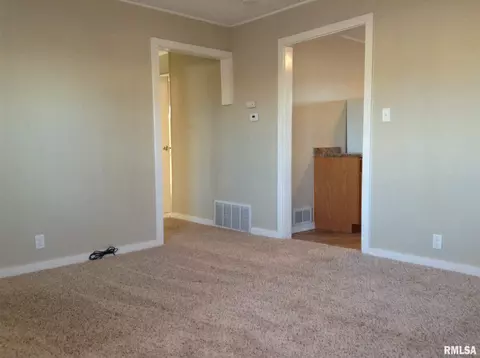 1212 11th St, Silvis, IL 61282 photo 8
