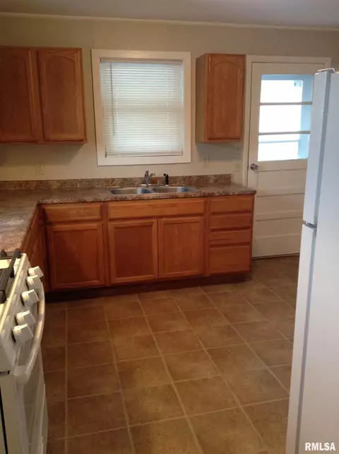 1212 11th St, Silvis, IL 61282 photo 13