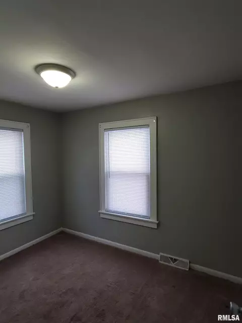 4016 15th St, Moline, IL 61265 photo 8