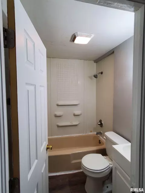 4016 15th St, Moline, IL 61265 photo 7
