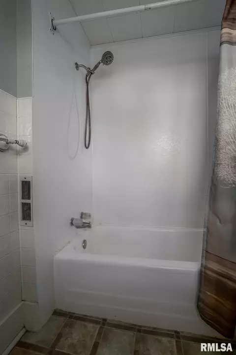1828 12th St, Moline, IL 61265 photo 16