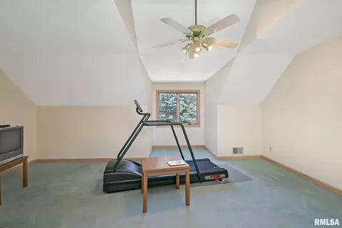 3717 37th Ave, Moline, IL 61265 photo 32