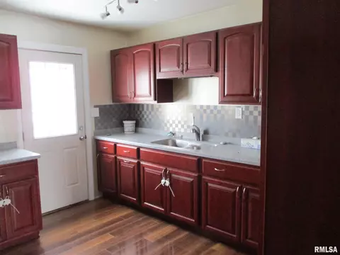 4805 50th Ave, Moline, IL 61265 photo 9