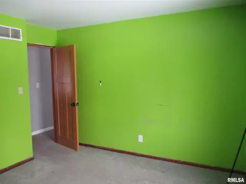 4805 50th Ave, Moline, IL 61265 photo 18