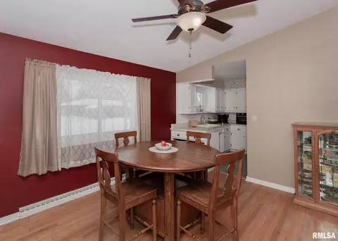 1828 38th St, Moline, IL 61265 photo 7