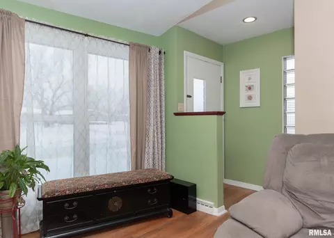 1828 38th St, Moline, IL 61265 photo 29