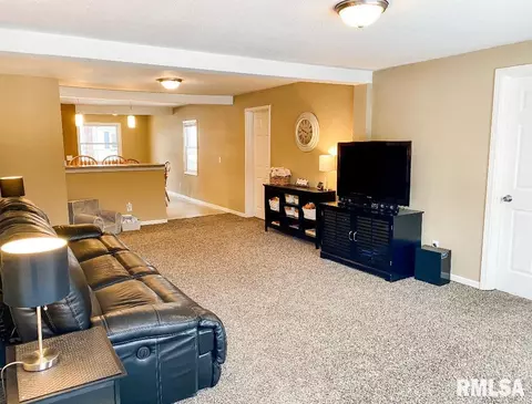 3830 32nd Ave, Moline, IL 61265 photo 6