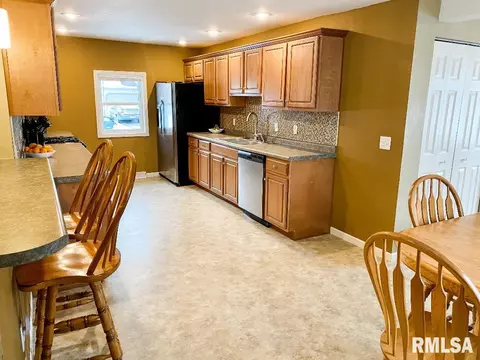 3830 32nd Ave, Moline, IL 61265 photo 9