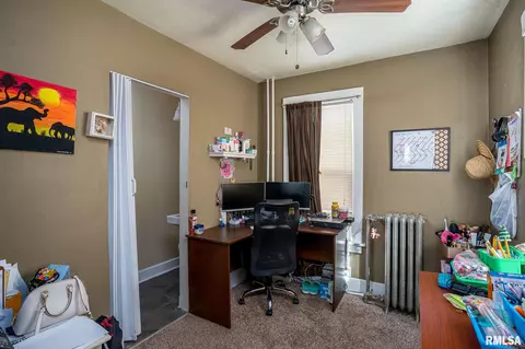 397 25th St, Moline, IL 61265 photo 9