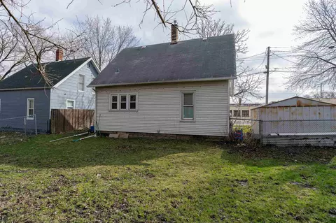 397 25th St, Moline, IL 61265 photo 2