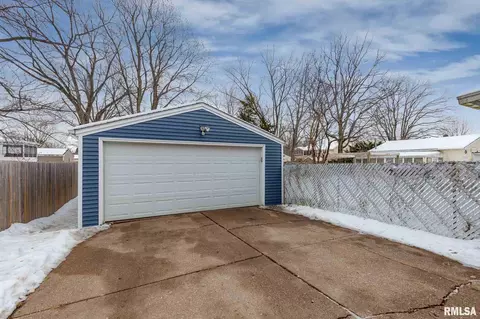 2706 47th St, Moline, IL 61265 photo 4