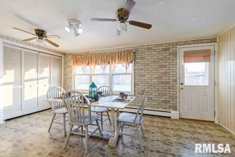 19609 Fellows Rd, Morrison, IL 61270 photo 9