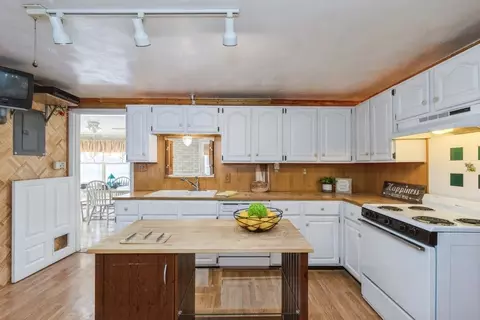 19609 Fellows Rd, Morrison, IL 61270 photo 6