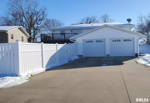 1411 8th Ave, Fulton, IL 61252 photo 2