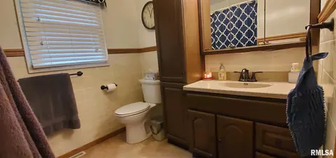 1003 S 1st St, Benton, IL 62812 photo 9