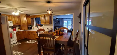 1003 S 1st St, Benton, IL 62812 photo 17