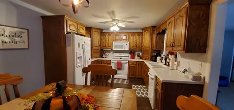 1003 S 1st St, Benton, IL 62812 photo 19