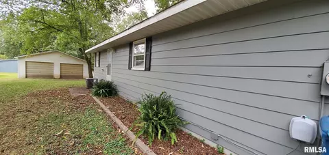 1003 S 1st St, Benton, IL 62812 photo 28