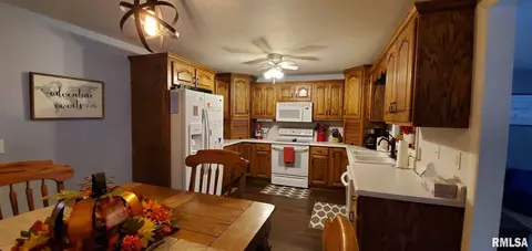1003 S 1st St, Benton, IL 62812 photo 18