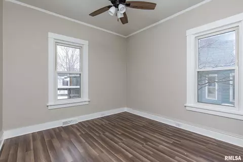 441 40th St, Moline, IL 61265 photo 12
