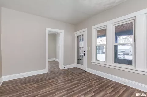 441 40th St, Moline, IL 61265 photo 6