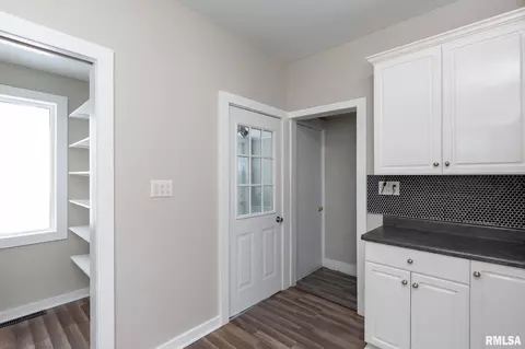 441 40th St, Moline, IL 61265 photo 15