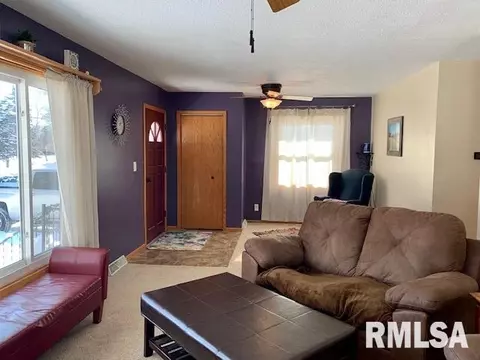 631 Genesee Ave, Morrison, IL 61270 photo 4