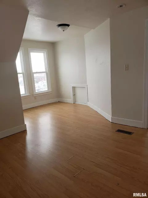 721 13th St, Moline, IL 61265 photo 16