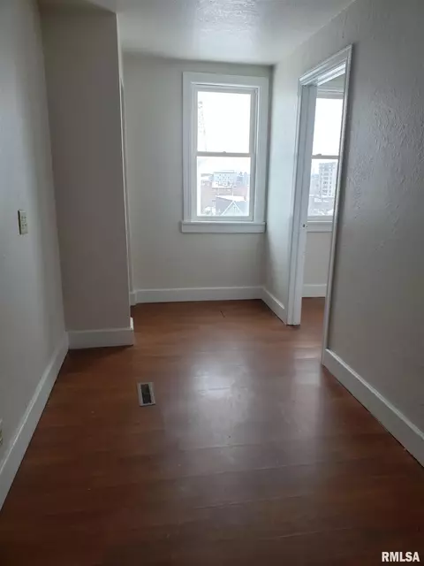 721 13th St, Moline, IL 61265 photo 14