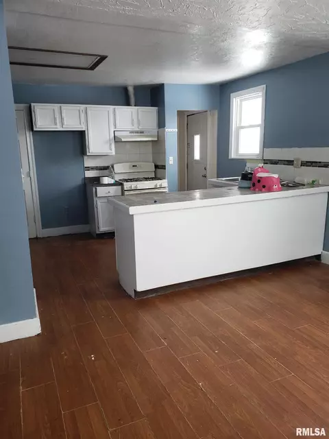 721 13th St, Moline, IL 61265 photo 8