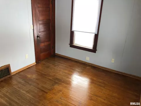 508 E Main St, Aledo, IL 61231 photo 9