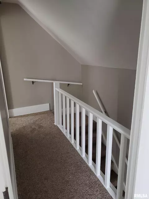 813 W Park St, Morrison, IL 61270 photo 9