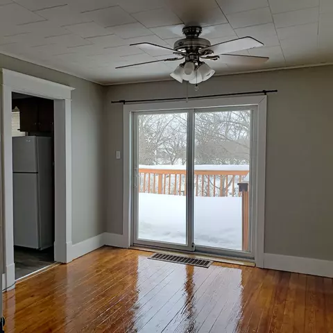 813 W Park St, Morrison, IL 61270 photo 4