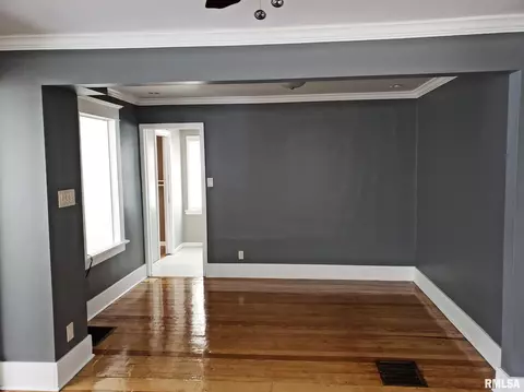 813 W Park St, Morrison, IL 61270 photo 3