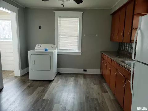 813 W Park St, Morrison, IL 61270 photo 6