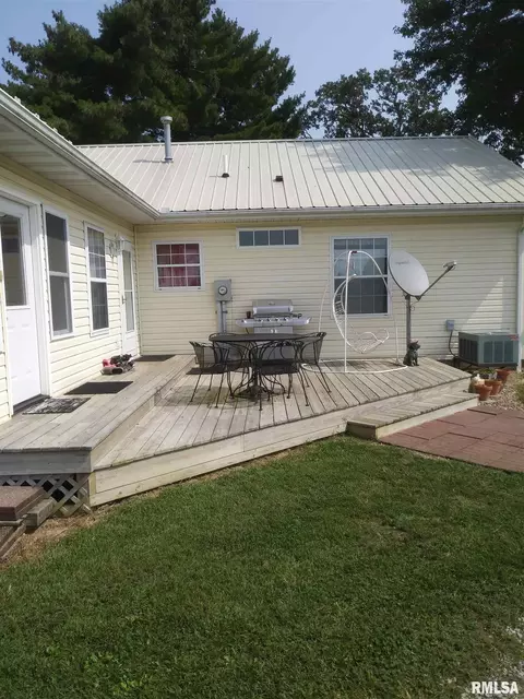 12827 Webb Hill Rd, Ewing, IL 62836 photo 3