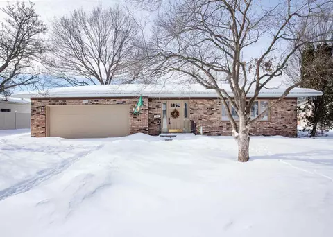 2401 3rd St, Moline, IL 61265 photo 1